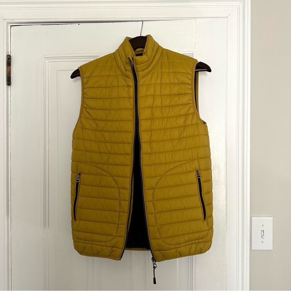 Zara Men's Lightweight Puffer Vest, Size S, Mustard